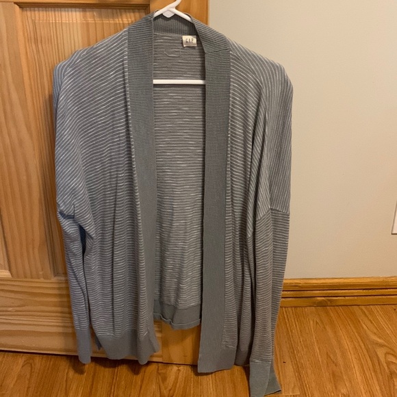 Grey Cardigan sweater - Picture 1 of 1